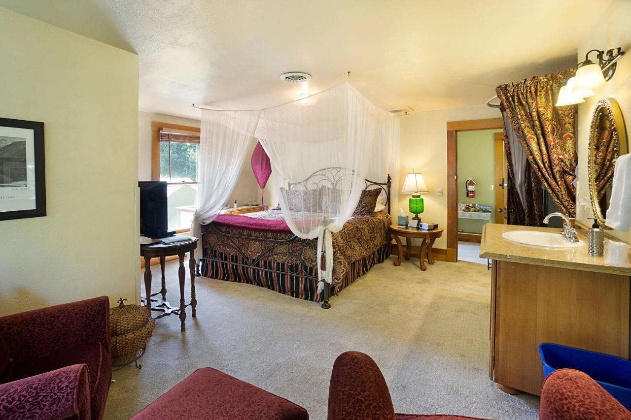 Avenue Hotel Bed And Breakfast Manitou Springs Exterior photo