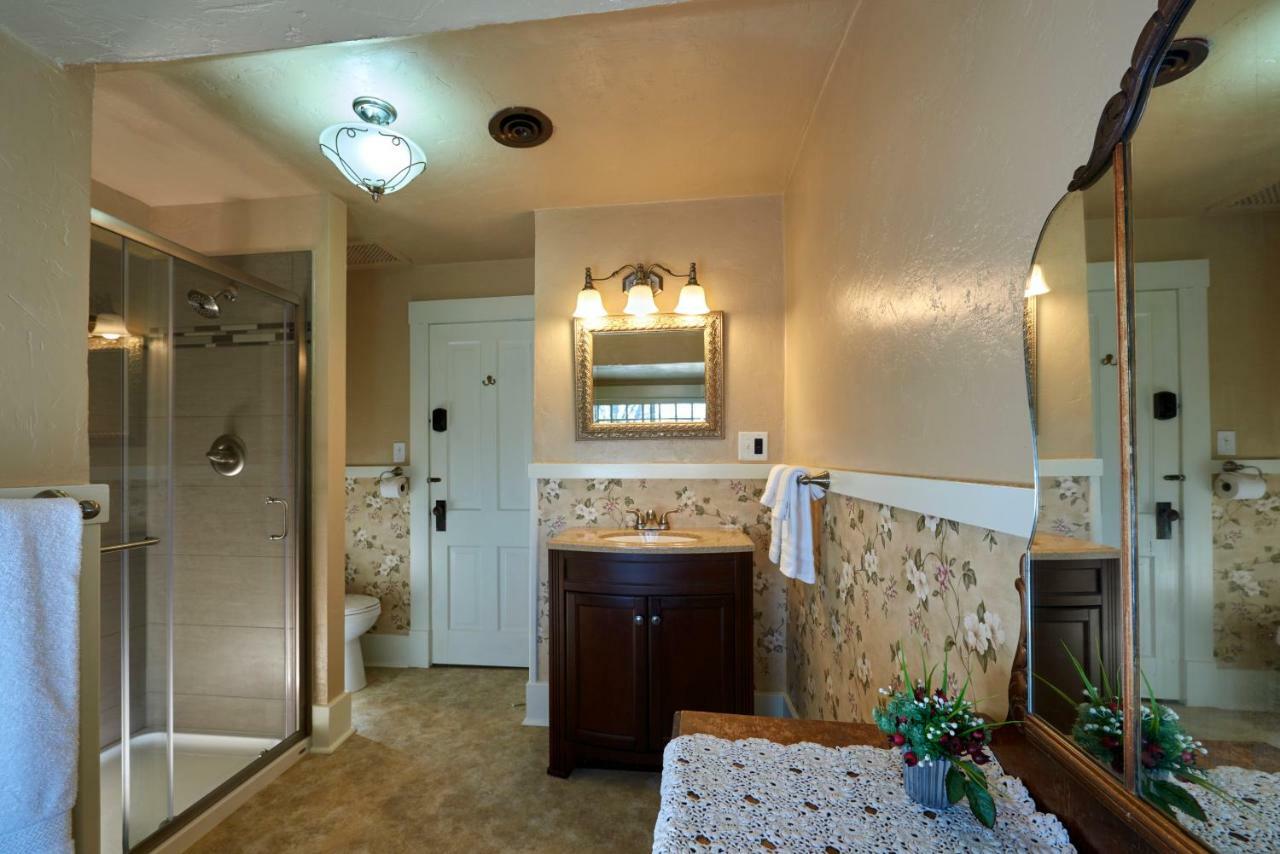 Avenue Hotel Bed And Breakfast Manitou Springs Exterior photo